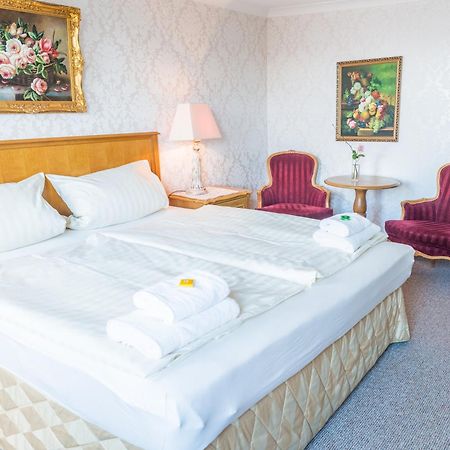 Romantisches Hotel Zur Traube Schwerin Schwerin  Camera foto