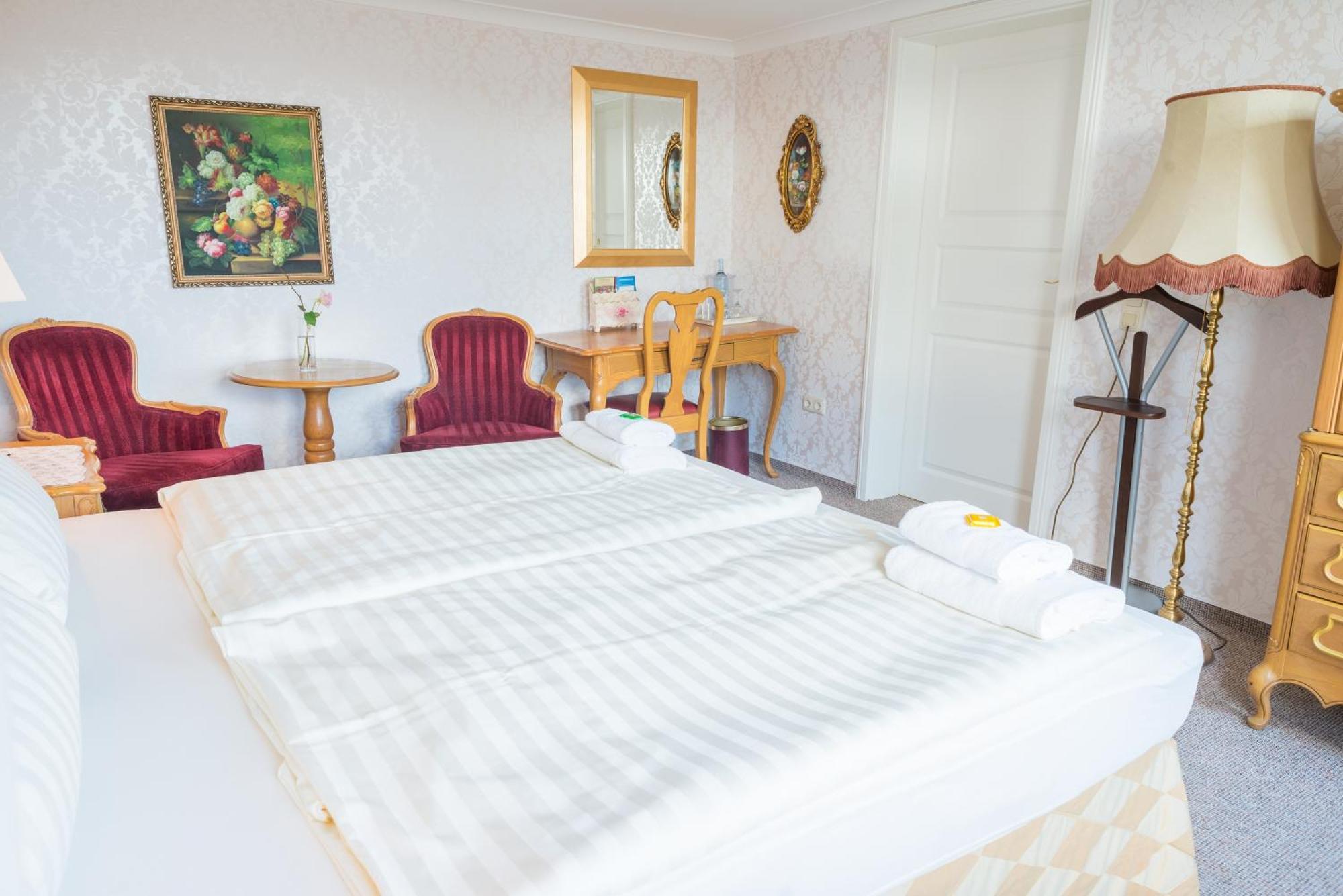 Romantisches Hotel Zur Traube Schwerin Schwerin  Camera foto