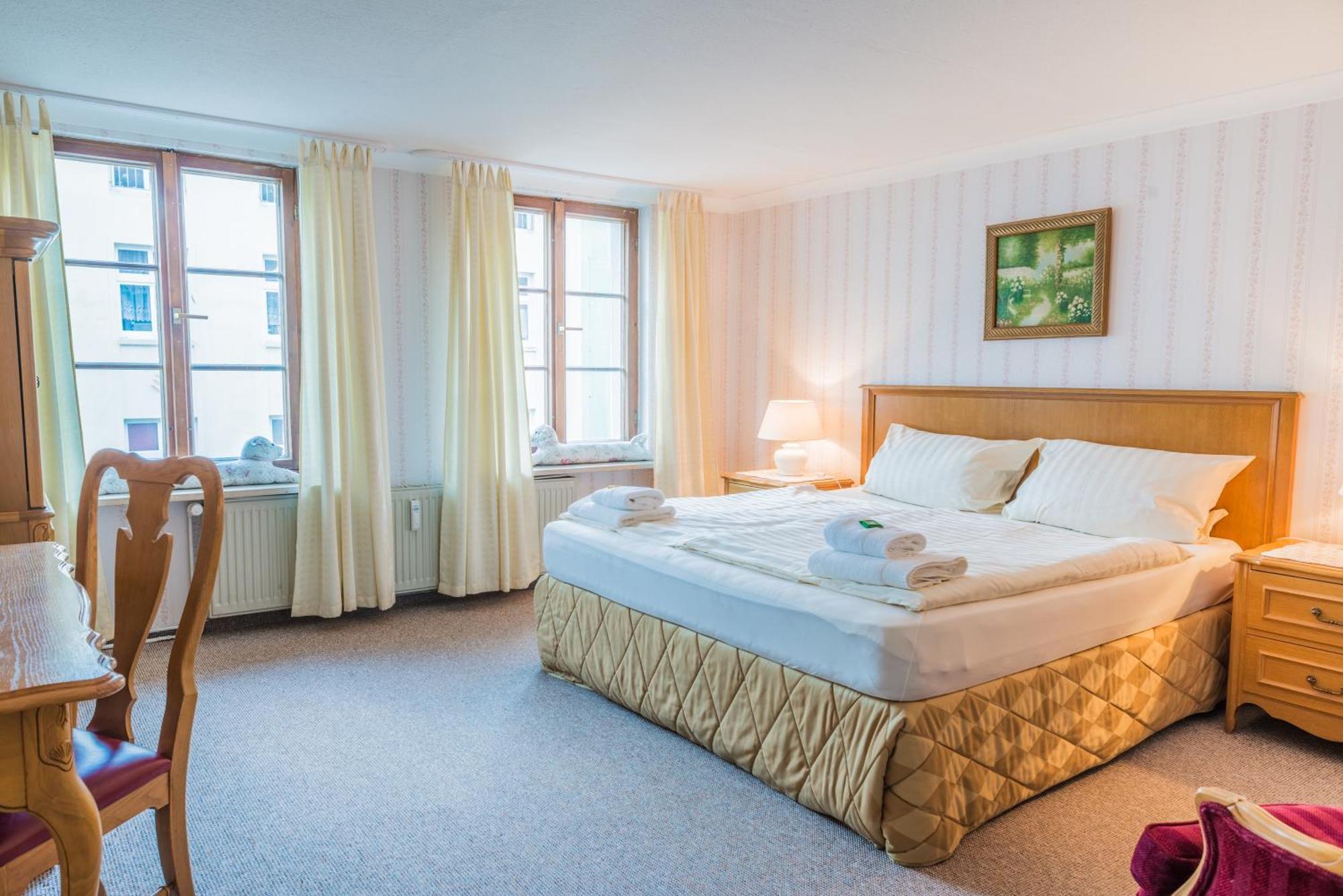 Romantisches Hotel Zur Traube Schwerin Schwerin  Camera foto