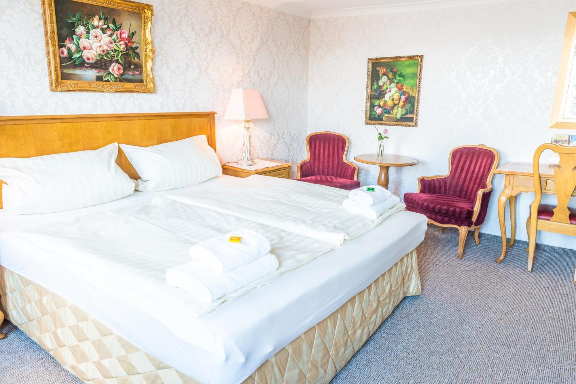 Romantisches Hotel Zur Traube Schwerin Schwerin  Camera foto