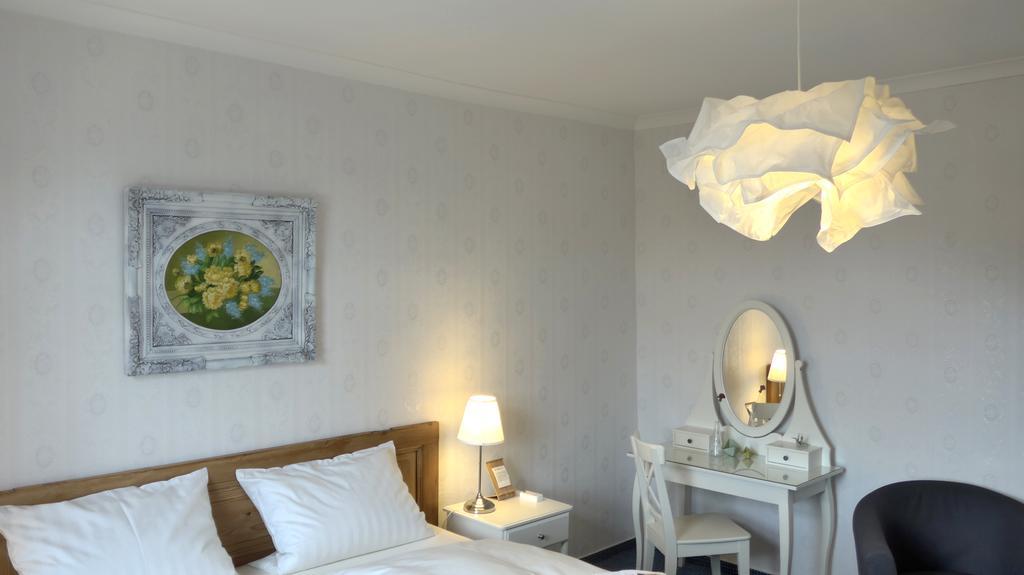 Romantisches Hotel Zur Traube Schwerin Schwerin  Esterno foto