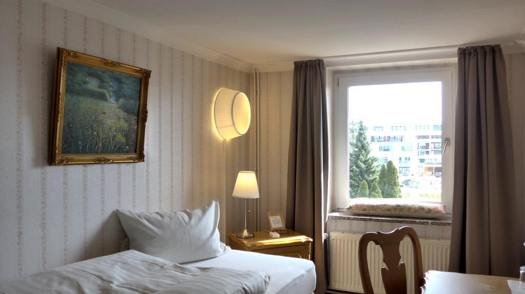 Romantisches Hotel Zur Traube Schwerin Schwerin  Esterno foto